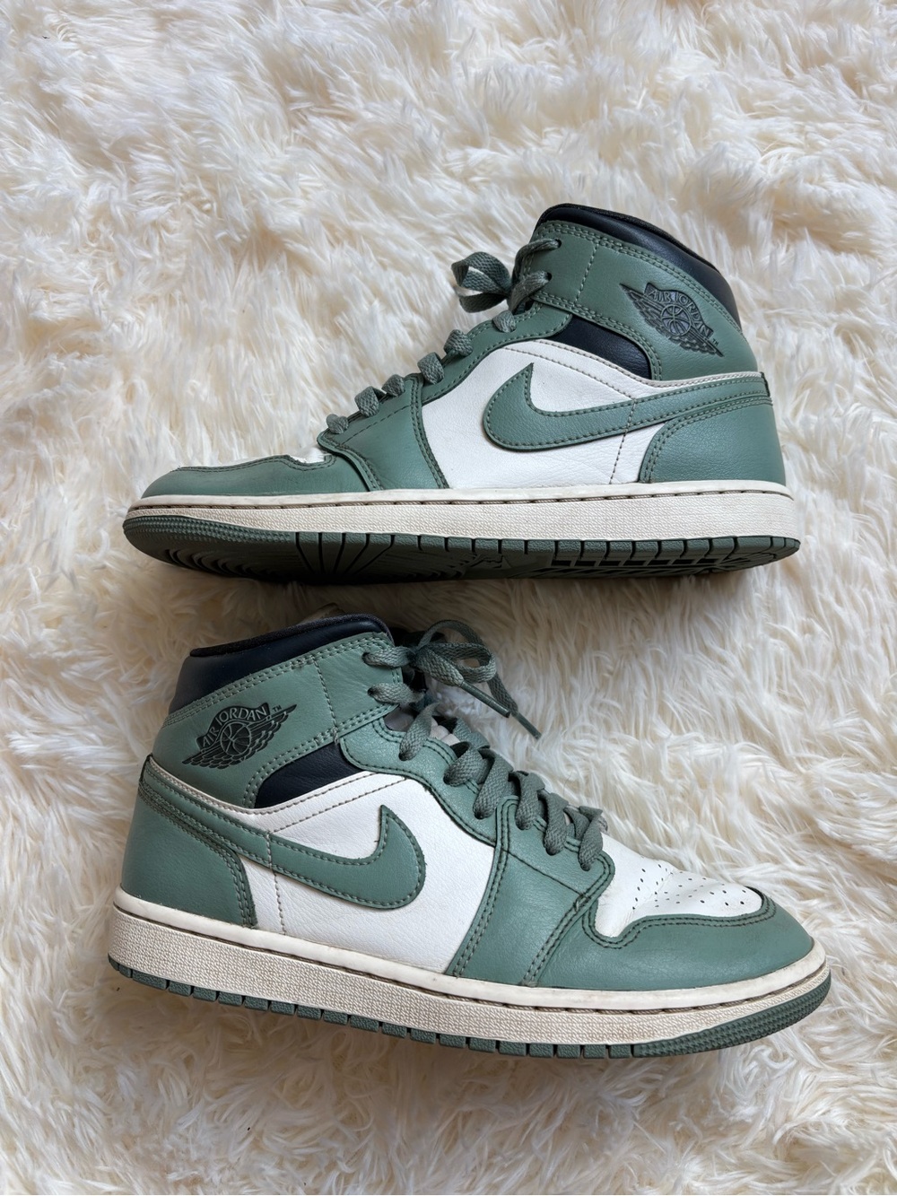 Air Jordan 1 Mid Jade Smoke Womens Sz 9 Sail Green Sneakers